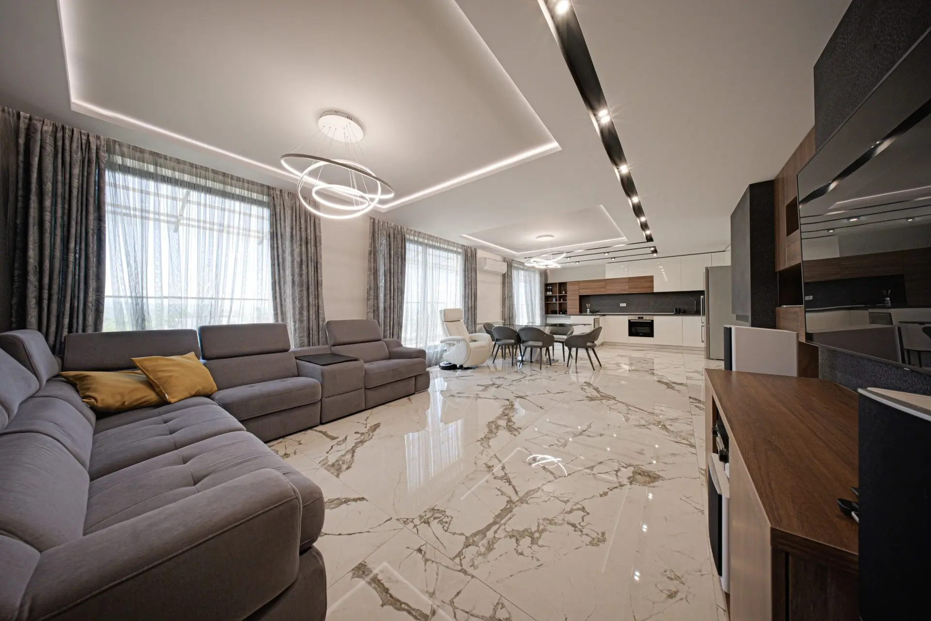 Exclusive three-bedroom penthouse with wonderful views in Krastova Vada