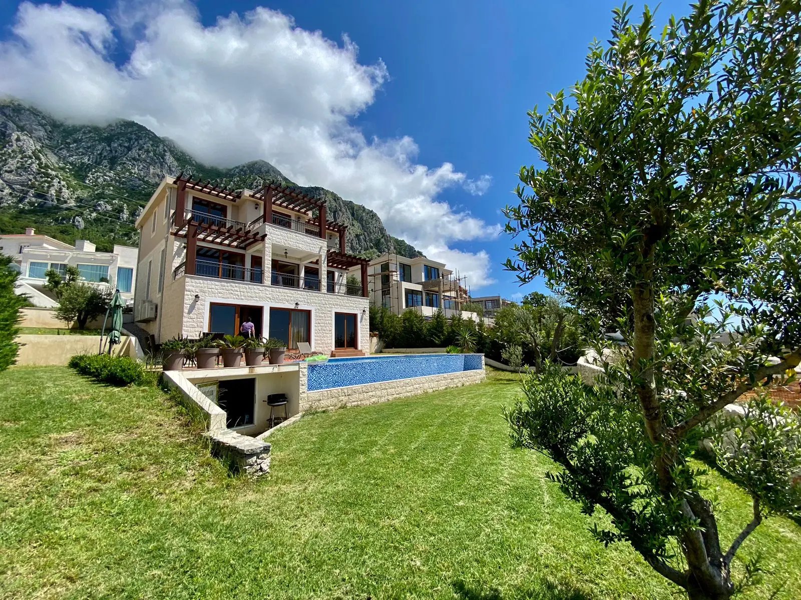 Exceptional four bedrooms villa