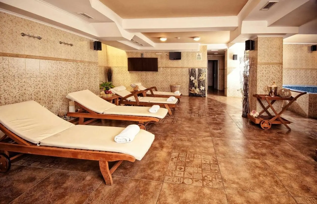 Hotel with restaurant in Hisarya for sale