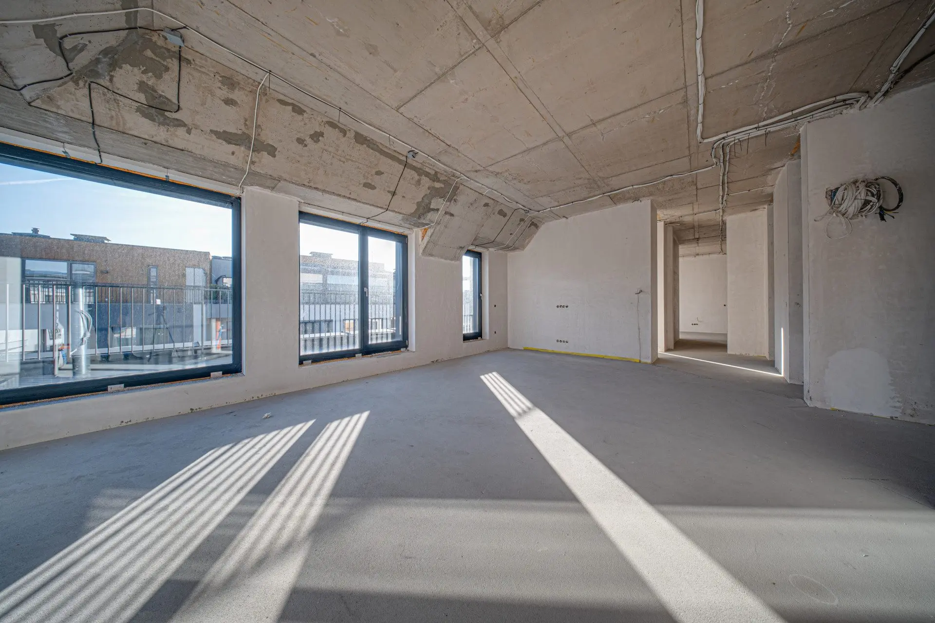 Three-bedroom apartment in a new complex near Paradise Mall