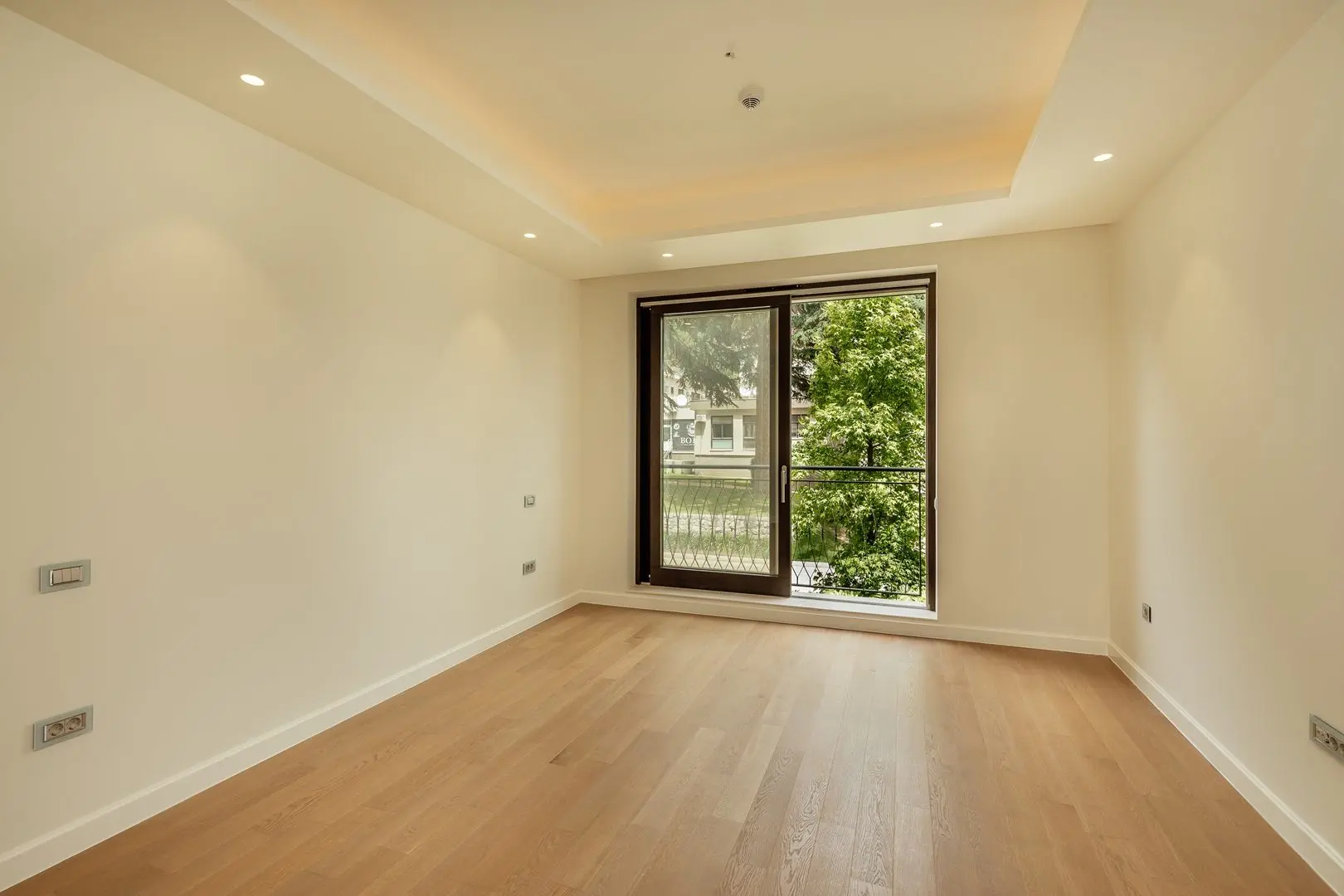 Three-bedroom apartment in Village Residence