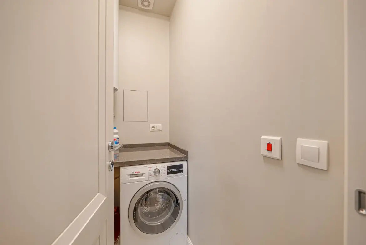 Elegant two-bedroom residence with a contemporary interior in a prestigious building
