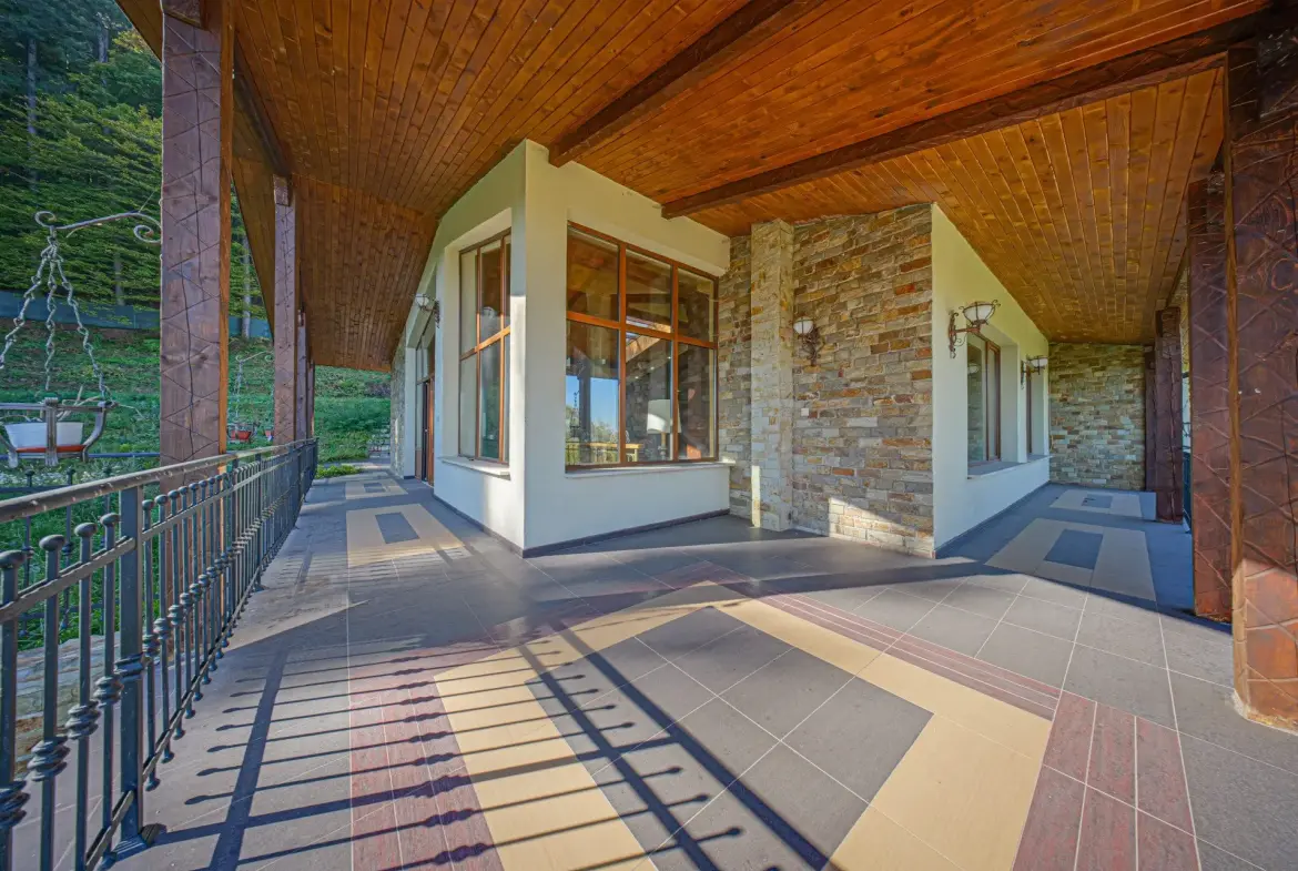 A representative house with a five-acre yard in a prestigious location in Dragalevtsi quarter