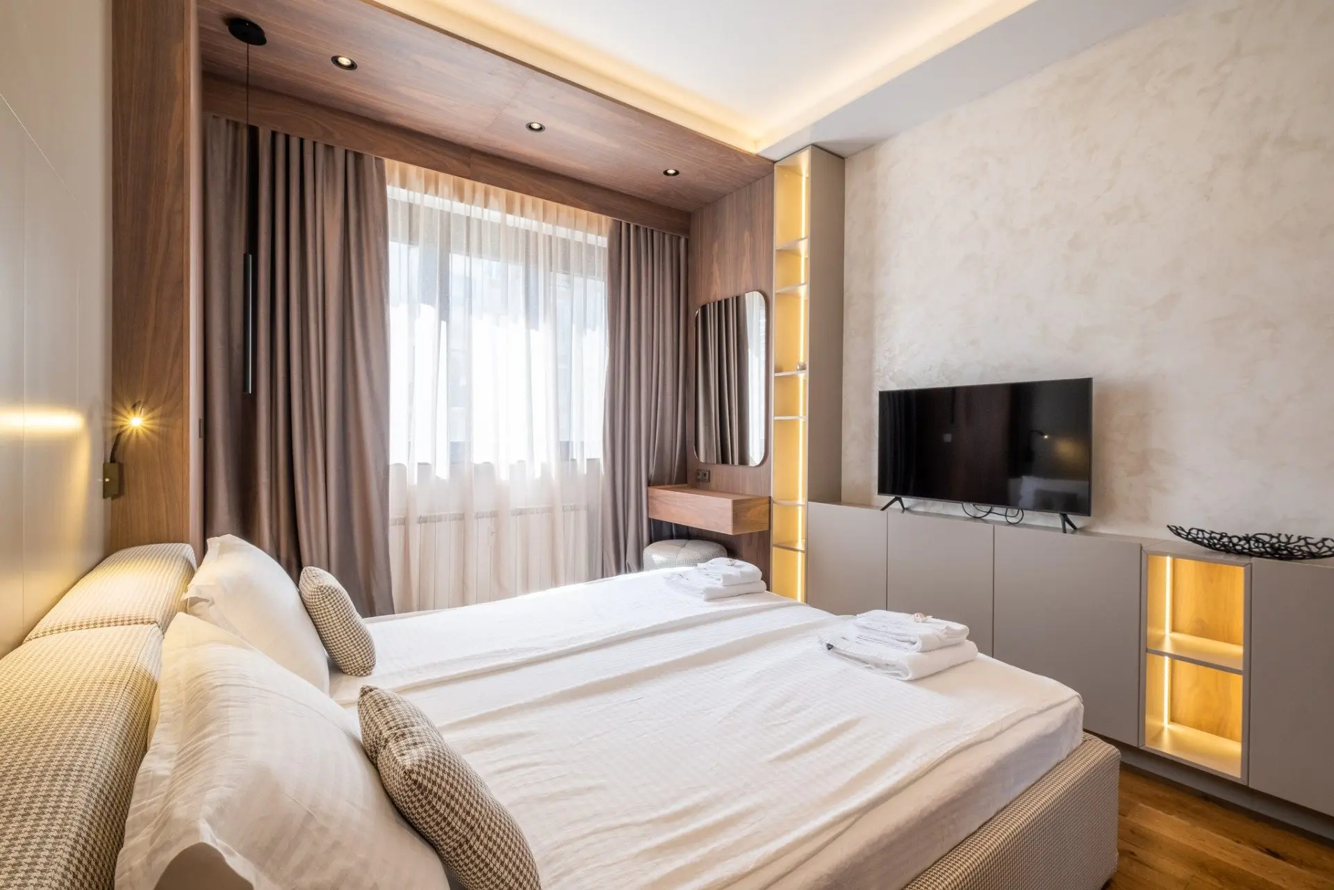 Elegant panoramic apartment on Tsar Osvoboditel Blvd