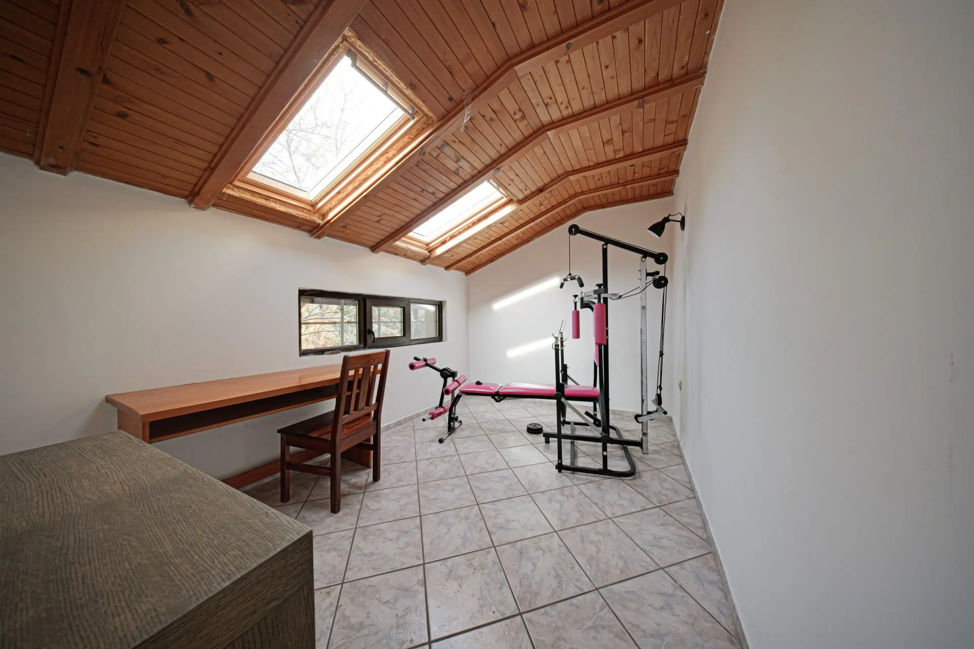 A cozy house with a beautiful yard and a perfect location in Dragalevtsi for sale