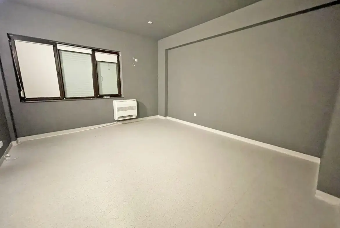 Spacious office with a top location on Moskovska Street for sale