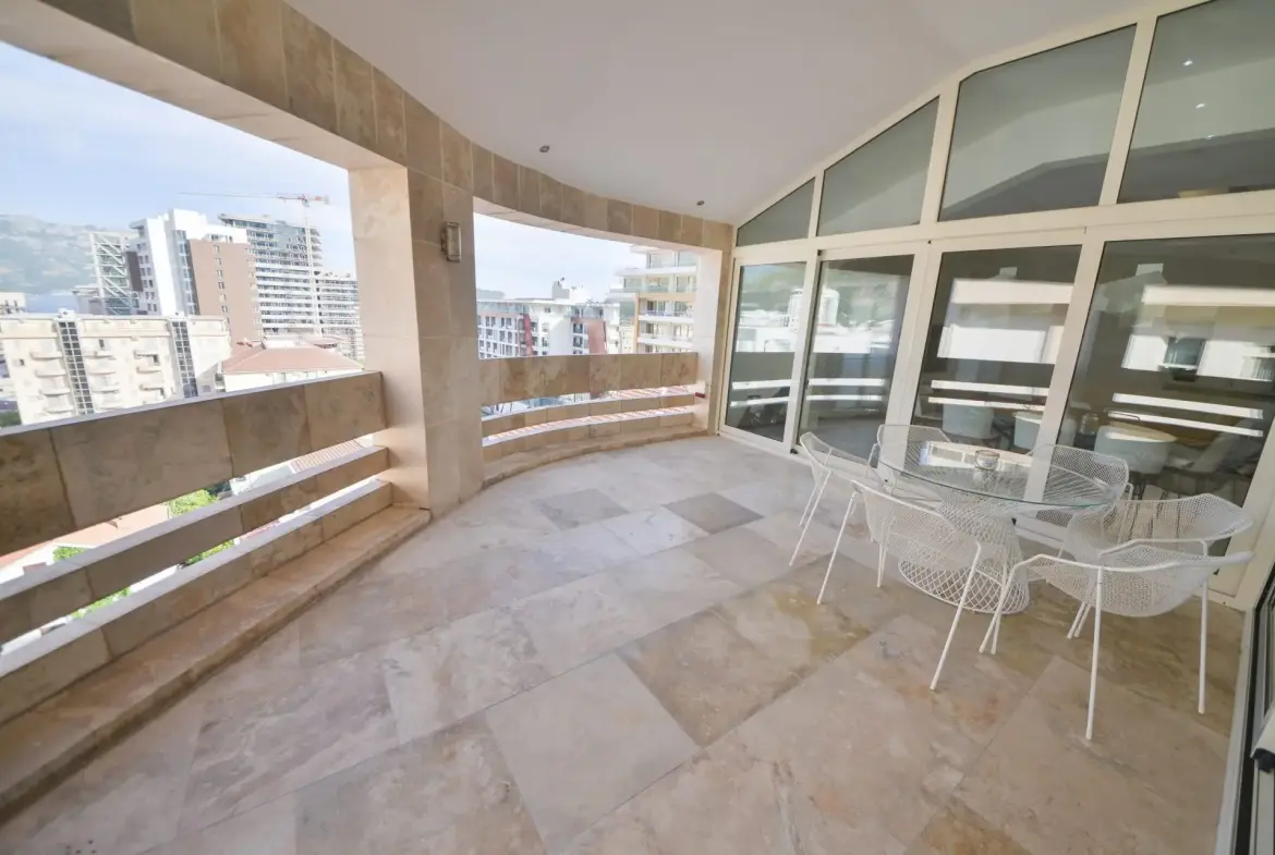 3-Bedroom Apartment in Pod magistralom, Budva