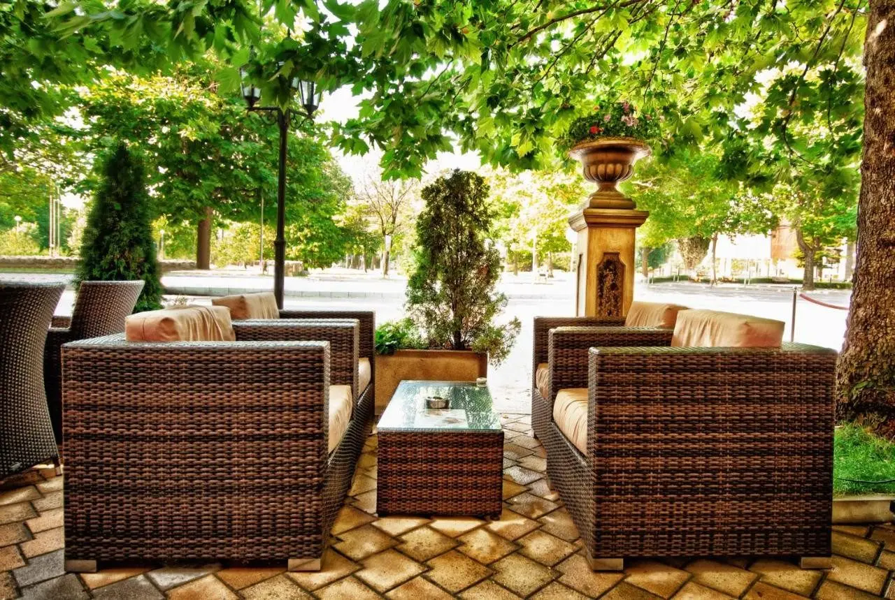 Hotel with restaurant in Hisarya for sale