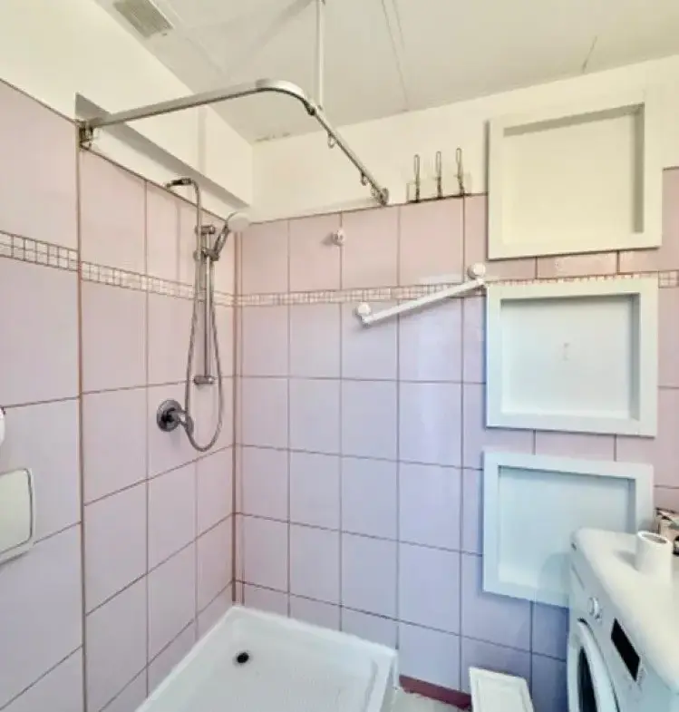 Studio for sale in the semi-basement of a building next to Romanian Athenaeum, Bucharest 26.3 sqm