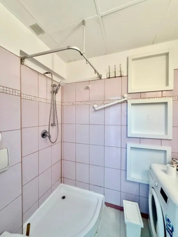 Studio for sale in the semi-basement of a building next to Romanian Athenaeum, Bucharest 26.3 sqm