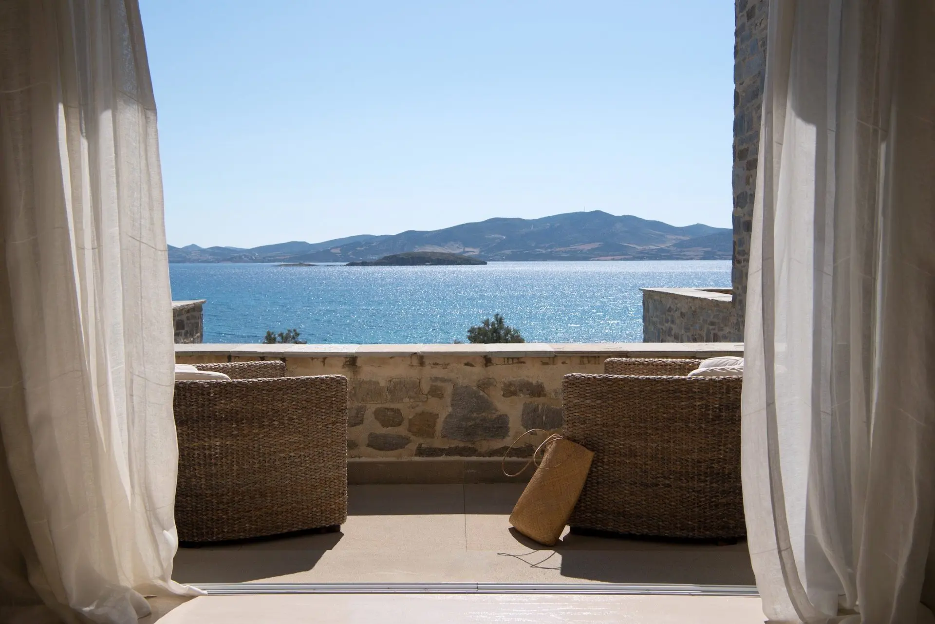 Whispers of the sea – House in Paros