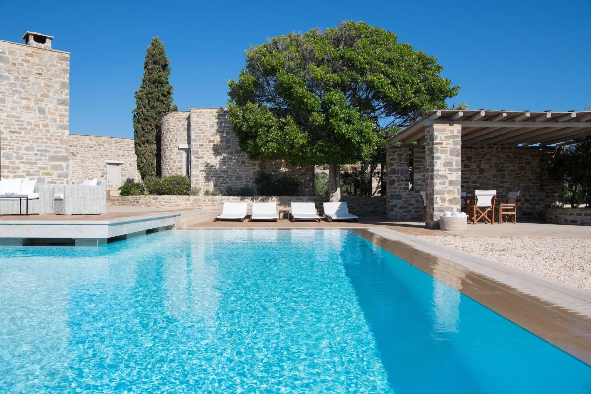 Whispers of the sea – House in Paros