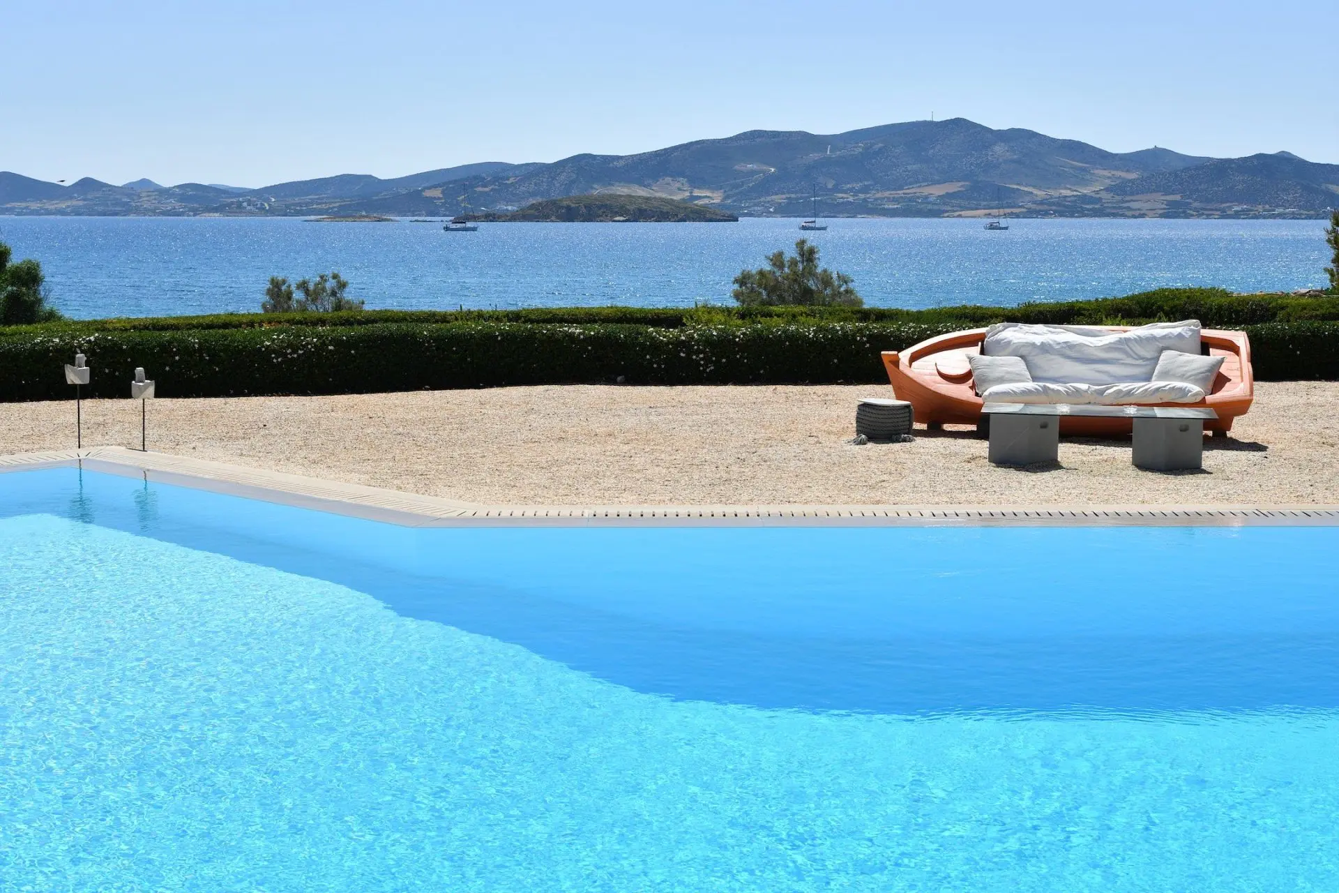 Whispers of the sea – House in Paros