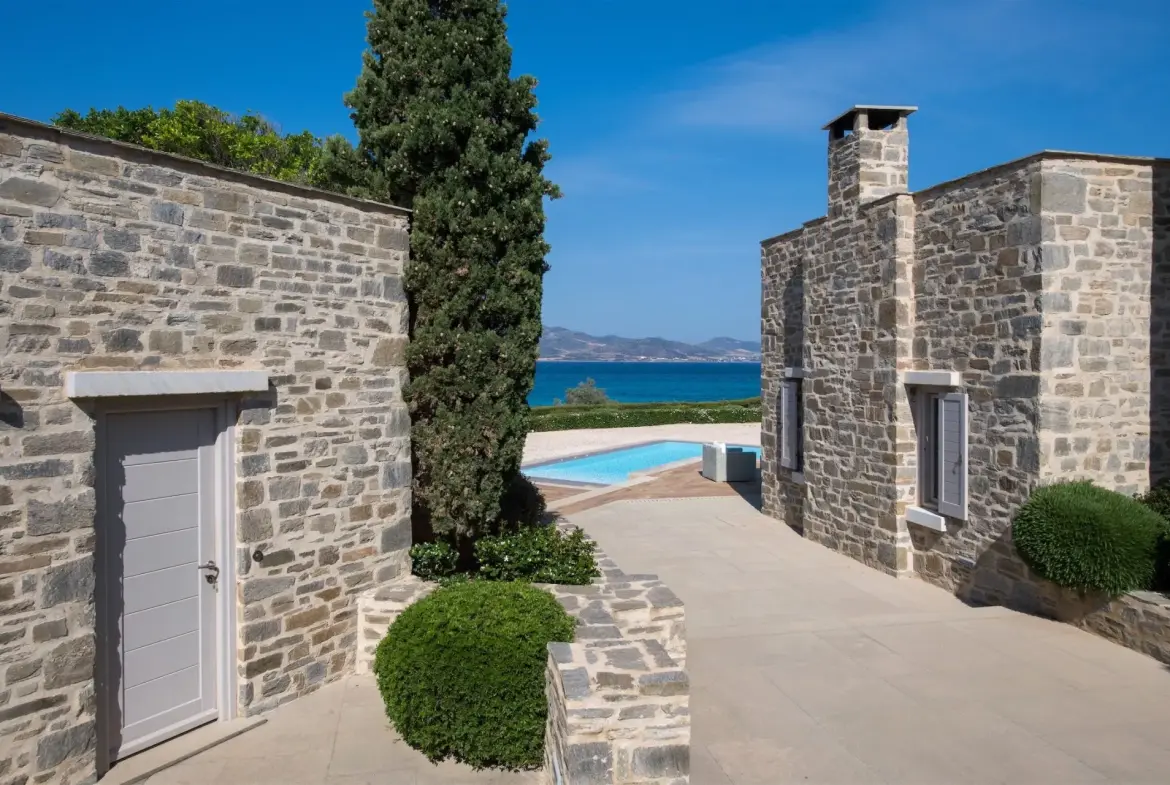 Whispers of the sea – House in Paros