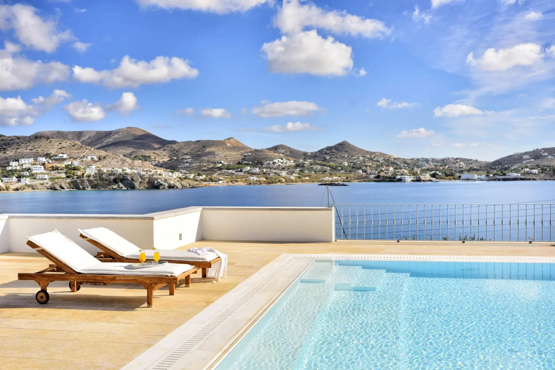 Majestic Ambience – House in Syros