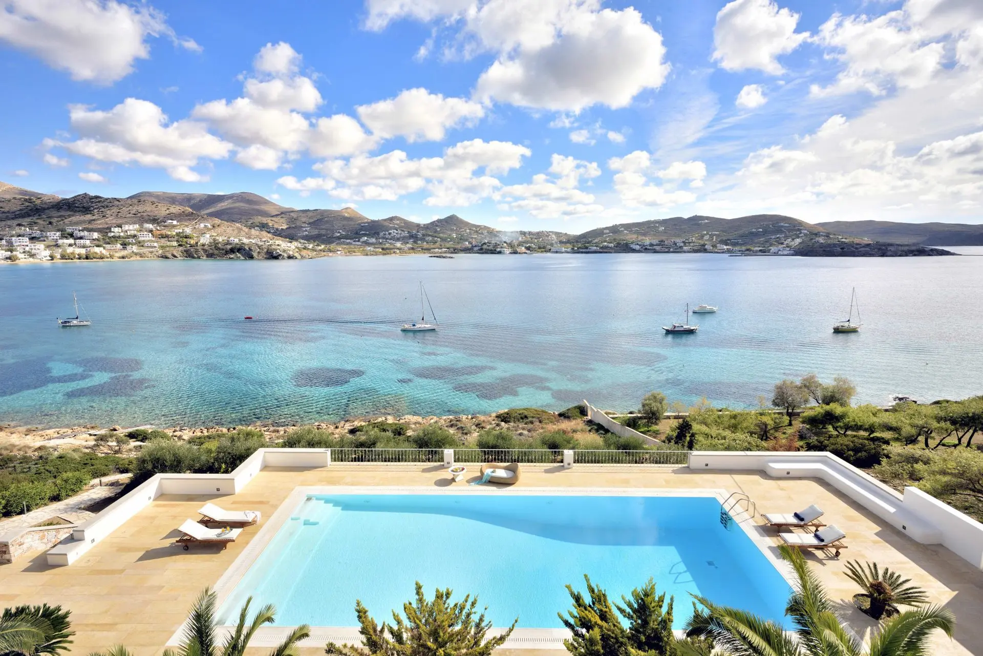 Majestic Ambience – House in Syros