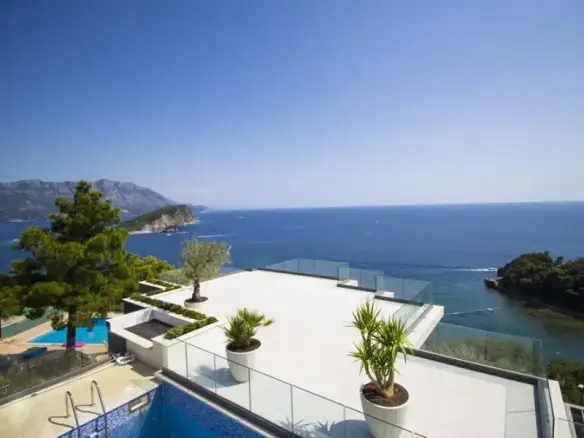 Modern villa with panoramic views of Budva riviera