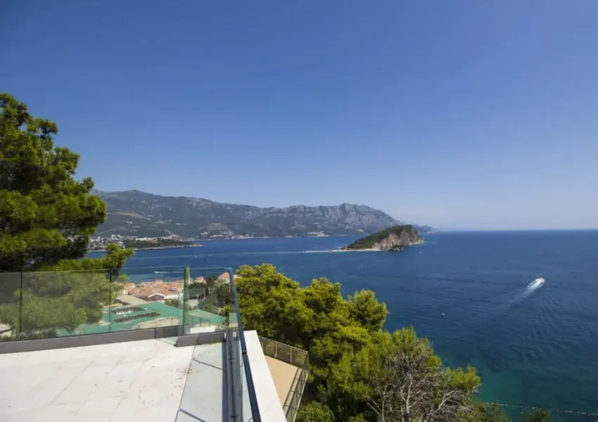 Modern villa with panoramic views of Budva riviera