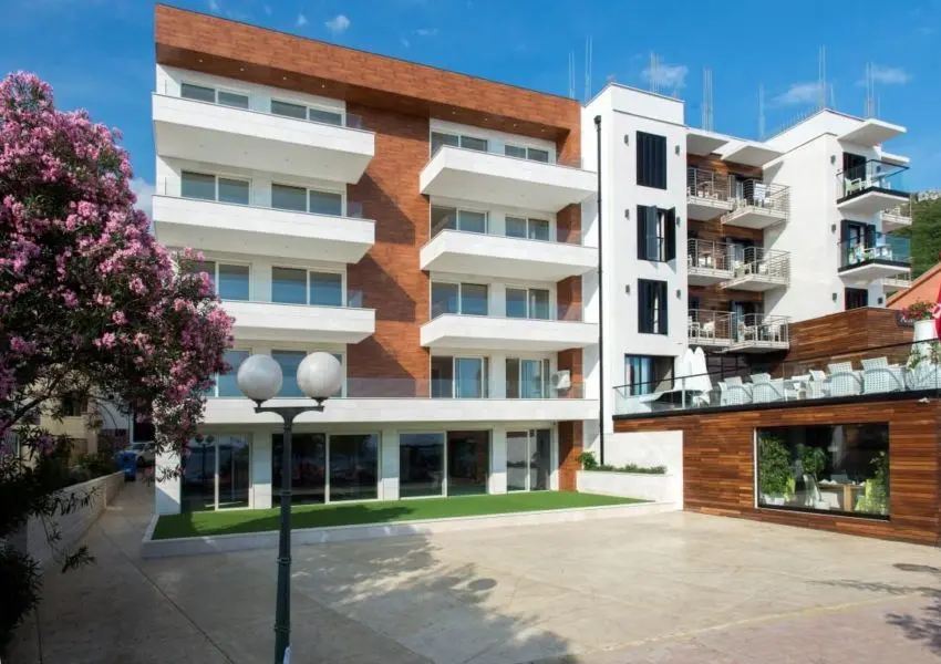 Contemporary high quality apartments on the front line, Rafailovici, Budva