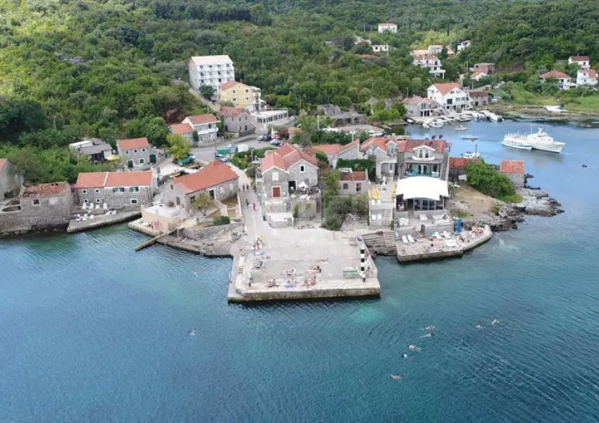 Luxury villa on the sea front, Lustica