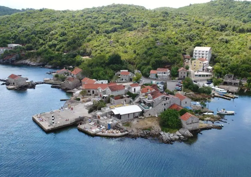 Luxury villa on the sea front, Lustica