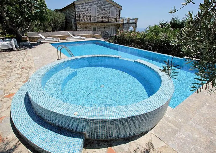 Extraordinary stone villa in Rezevici