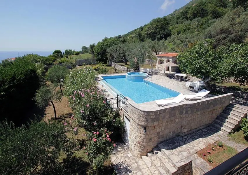 Extraordinary stone villa in Rezevici