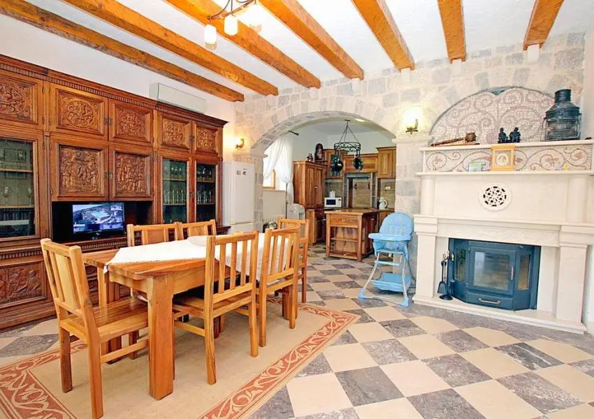 Extraordinary stone villa in Rezevici