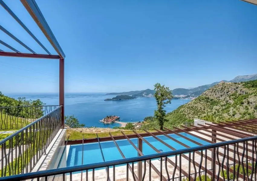 Exclusive residential complex above Sveti Stefan
