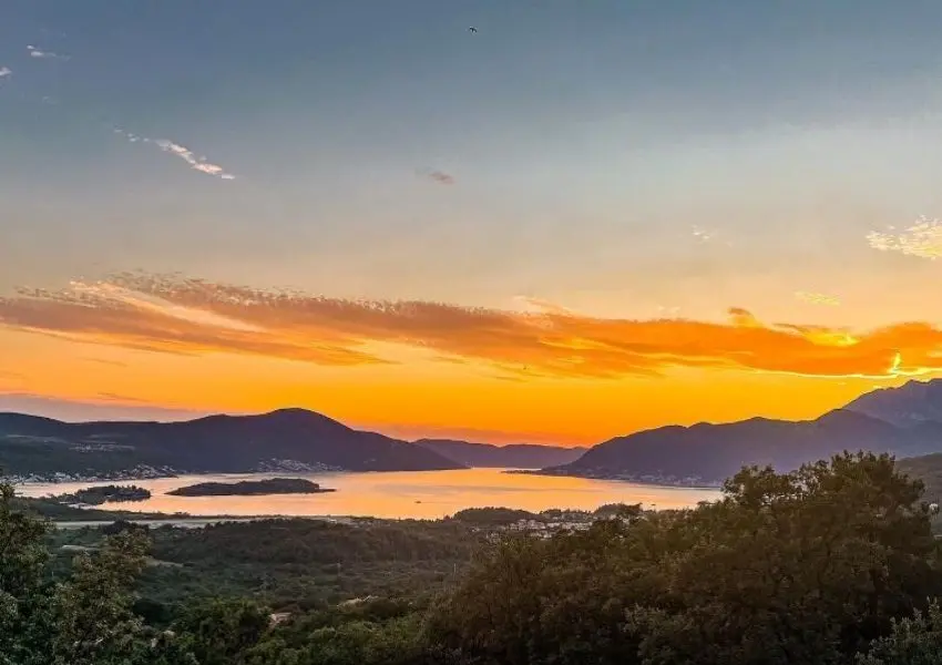 Spectacular three-bedroom family villa with a panoramic sea view, Tivat