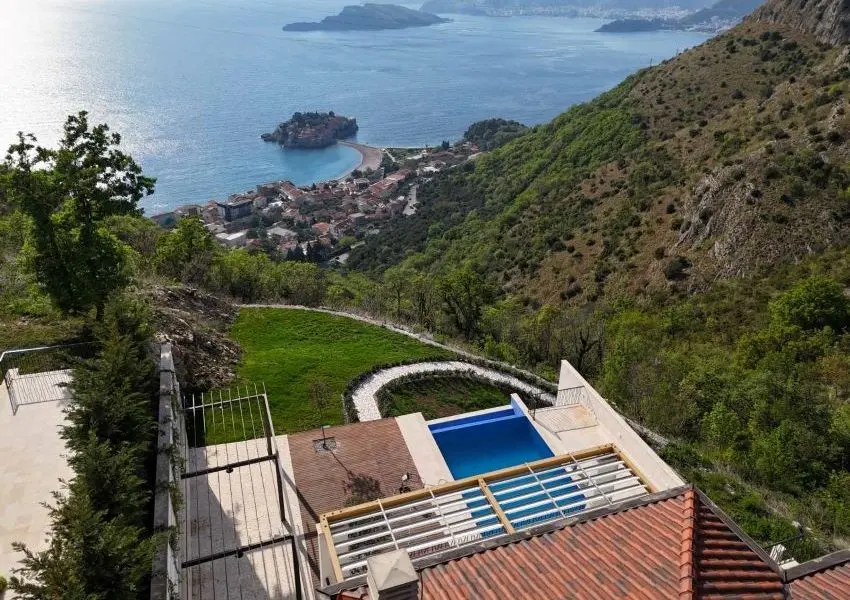 Beautiful villa in residential complex with panoramic sea views, Tudorovici | Budva