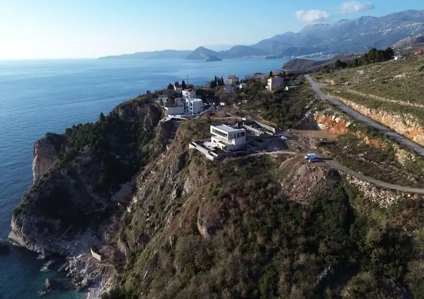 Luxury villa with pool on a cliff above the sea, Skocidjevojka, Budva