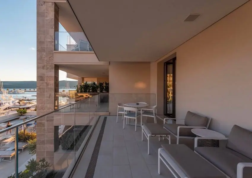 One-bedroom apartment with a garage, Regent Hotel, Porto Montenegro