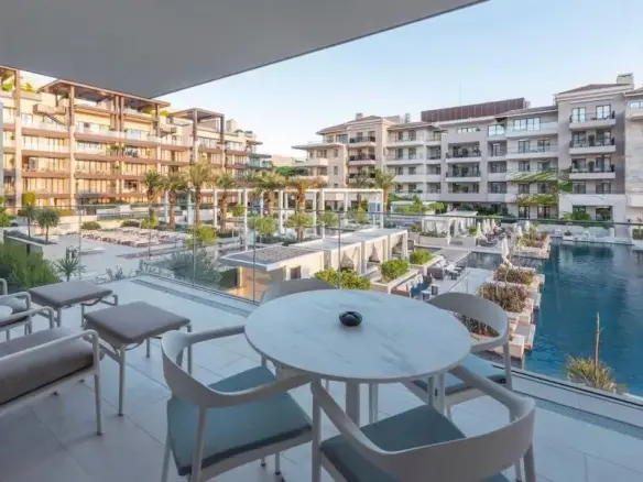 One-bedroom apartment with a garage, Regent Hotel, Porto Montenegro