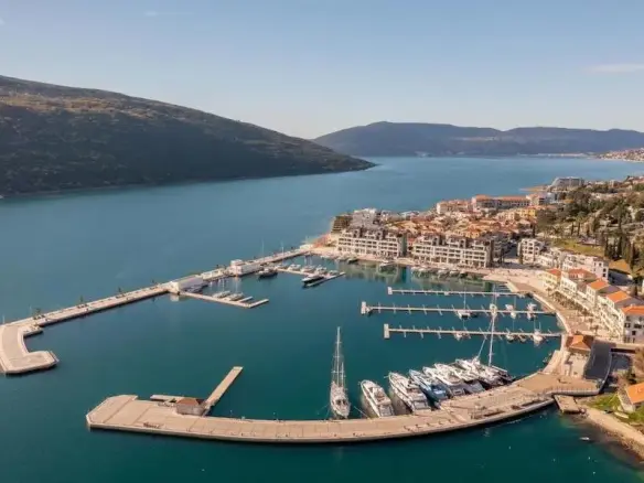 Portonovi Marina Residences one-bedroom Apartment, with excellent views of the sea and the marina