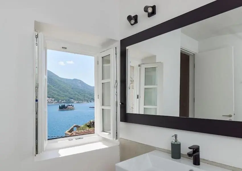 Stone House with stunning sea view in Perast