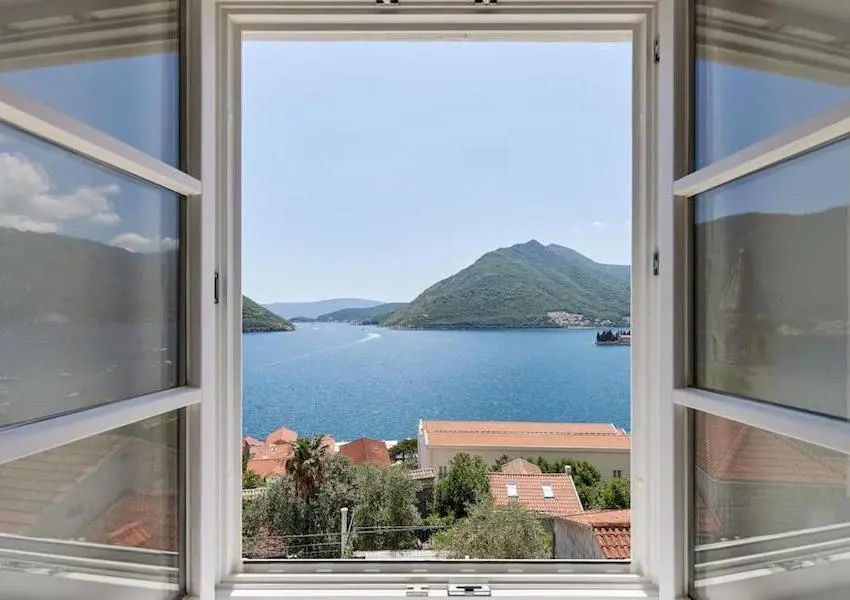 Stone House with stunning sea view in Perast