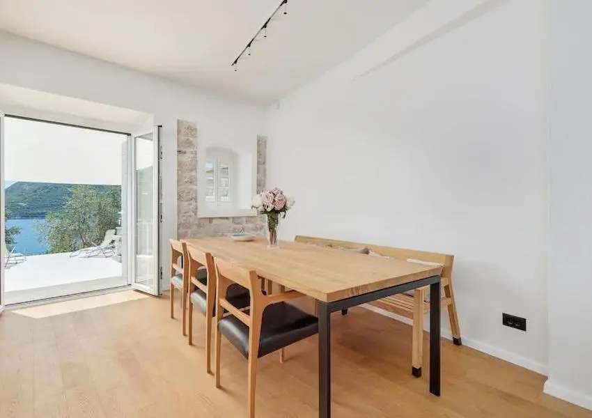 Stone House with stunning sea view in Perast