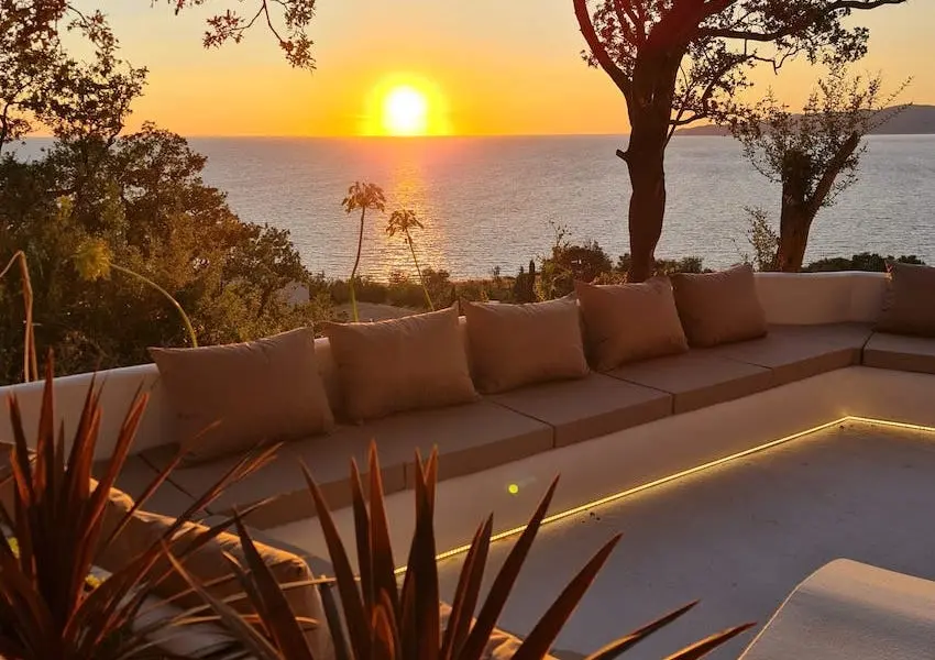 Impressive five-bedroom villa with stunning sea view in Skocidjevojka, Budva