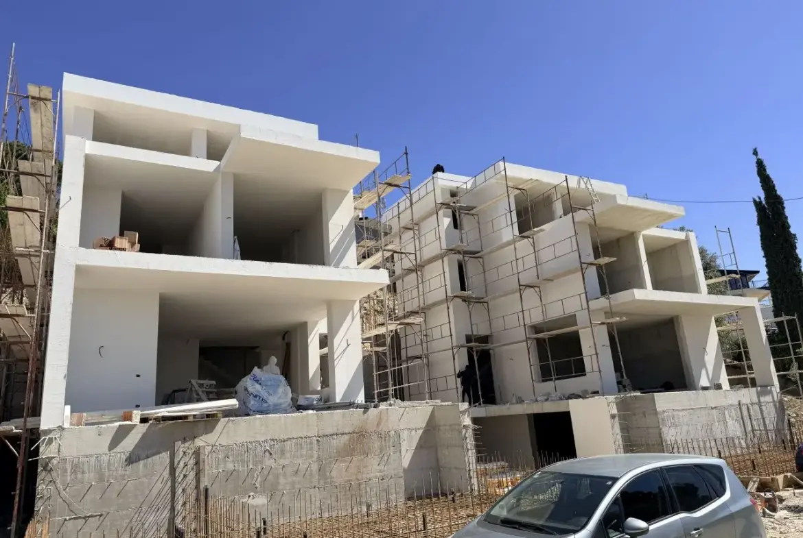 Villa For Sale With Swimming Pool In Golem Albania