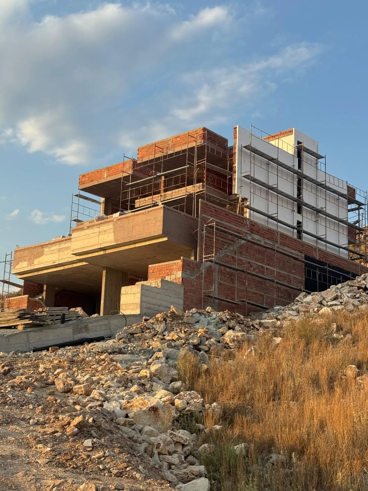 Luxury Villa in Saranda, Albania with Panoramic Sea Views – Ideal Investment Opportunity!