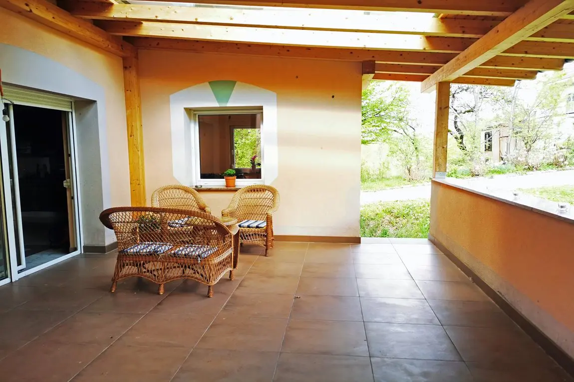 Ljubljana Area – A house with commercial space and a large, beautiful plot near Smlednik