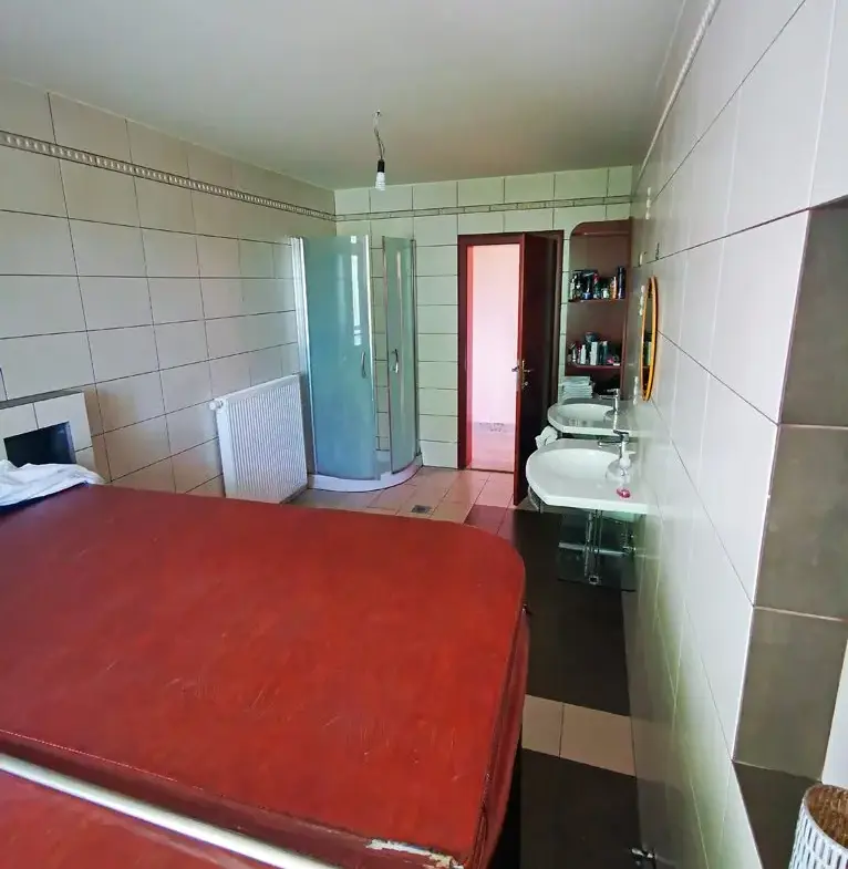 Ljubljana Area – A house with commercial space and a large, beautiful plot near Smlednik