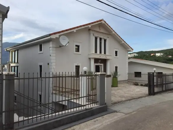 Luxury Villa for Sale in Utjeha – 475 m², Beachfront Gem