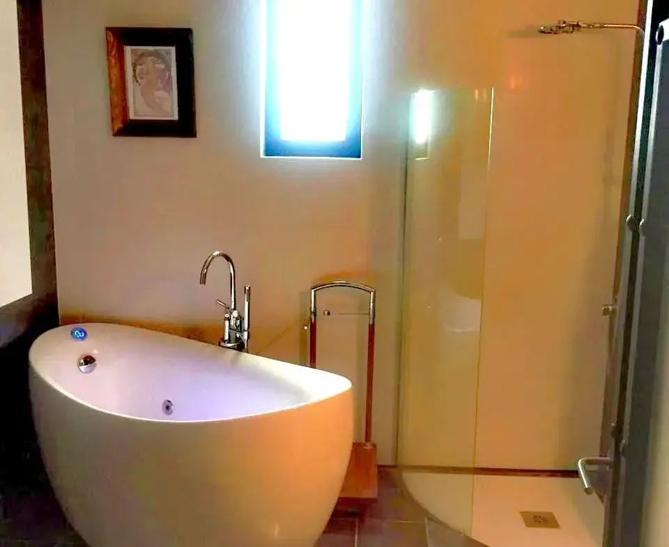Luxury Villa for Sale in Utjeha – 475 m², Beachfront Gem
