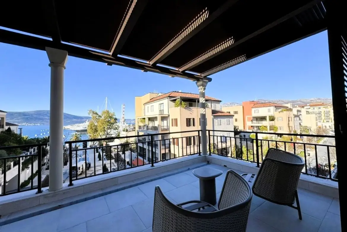 Penthouse Porto Montenegro — Zeta Building, 247 m², Full Capital Renovation 2025