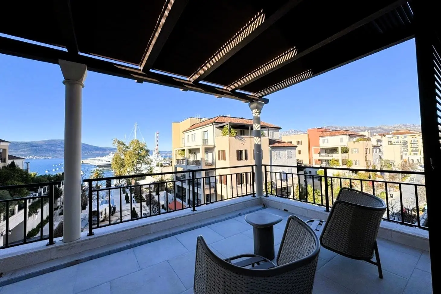 Penthouse Porto Montenegro — Zeta Building, 247 m², Full Capital Renovation 2025