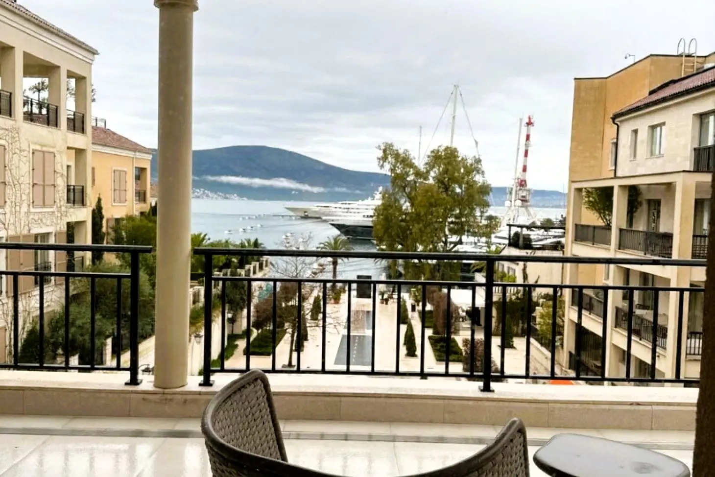 Penthouse Porto Montenegro — Zeta Building, 247 m², Full Capital Renovation 2025