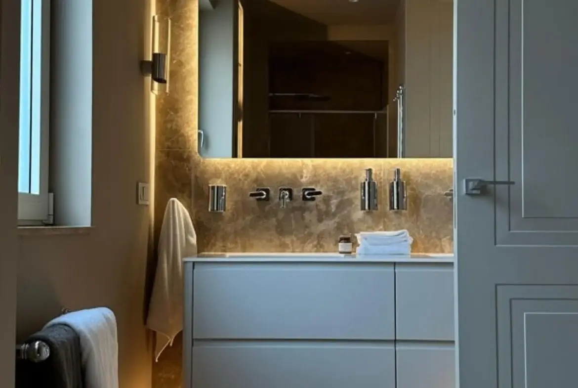 Penthouse Porto Montenegro — Zeta Building, 247 m², Full Capital Renovation 2025