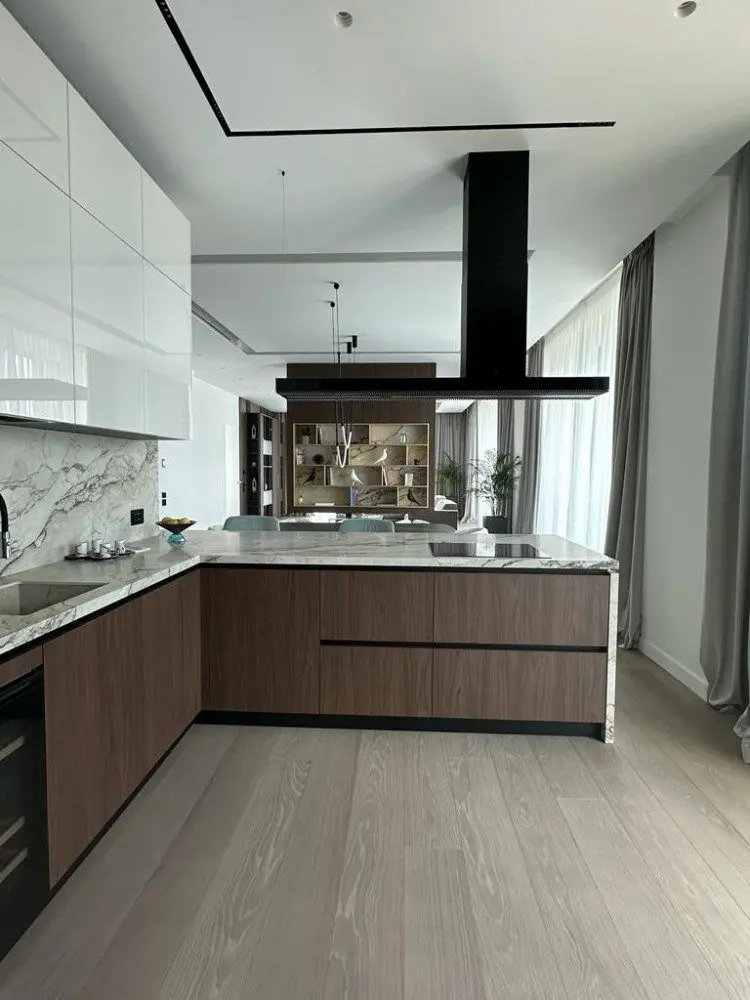 Beautiful penthouse for sale with amazing view to the lake 5 rooms Primaverii area, Bucharest